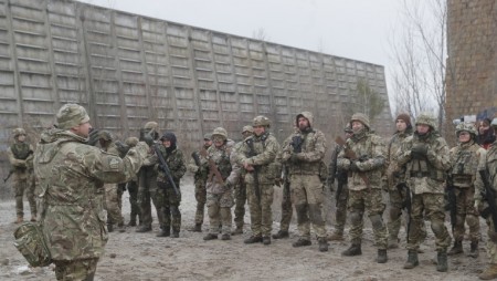 Украйна твърди, че е спряла руските войски край Киев
