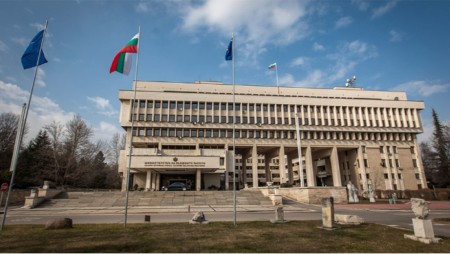 Външно министерство организира автобуси за извозване на българи и граждани от бесарабски произход