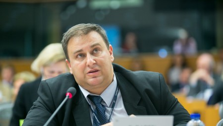 Емил Радев: Трябва да се вземе принципно решение по въпроса за 