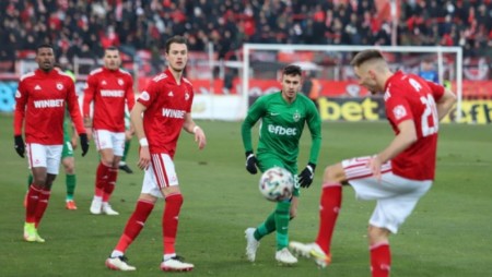 Футболният ЦСКА София прави протест, вдига палатков лагер пред БФС