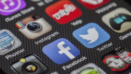 Русия ограничи Фейсбук и Туитър на територията си, спря и информацията от водещи световни медии