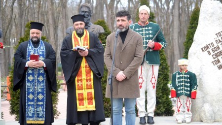 Свилен Шитов: 3 март е най-красивият български празник и вярвам, че ще остане такъв!
