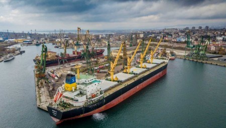 Предадоха на прокуратурата материалите за удълбочаването на двата канала на Пристанище Варна
