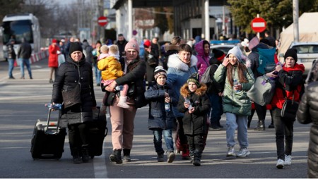 ООН: Близо 5 милиона украинци са напуснали страната си, бягайки от войната
