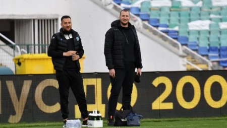 Бебе проплака във футболния „Черно море