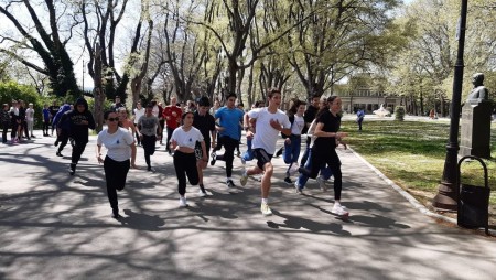Над 100 ученици се включиха в традиционния Великденски крос с децата на Варна
