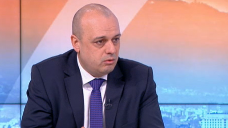 Програмата за подкрепа на бежанци да приключи след 31 май ще настоява министърът на туризма