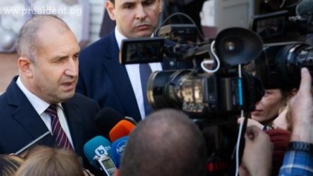 Румен Радев: Ще продължим да помагаме на Украйна!