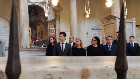 Папата насърчил Кирил Петков в борбата му с корупцията