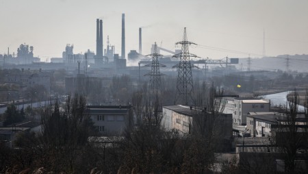 Руските сили продължават щурма срещу стоманодобивния комбинат „Азовстал”