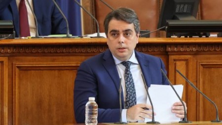 Асен Василев: Вървим към избори през септември