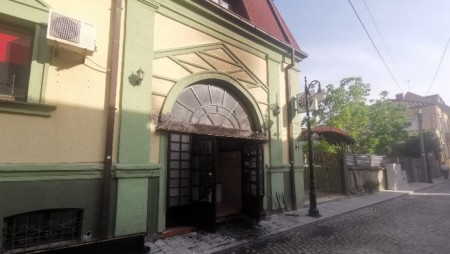 Български политици осъдиха палежа на културния център в Битоля