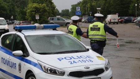 Над 10 000 проверени, десетки заловени с алкохол и наркотици зад волана, показват данните от спецакцията на МВР