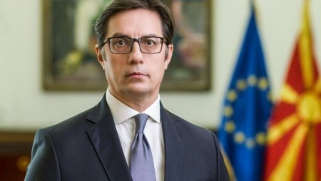Стево Пендаровски вижда малки шансове за вписването на българите в конституцията на РСМ
