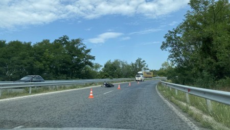 Три катастрофи станаха край Стара Загора, има загинал моторист