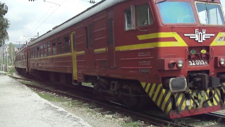 Влак блъсна мъж на шуменската гара