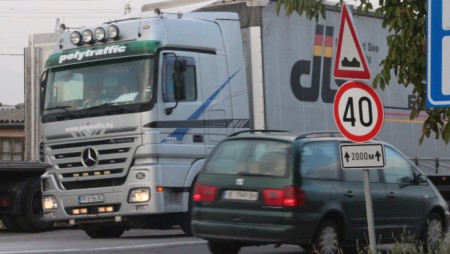 Девет души пострадаха тежко в катастрофа в Прохода на Републиката