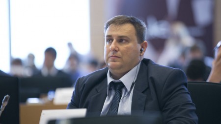 Емил Радев работи по становище относно евродиректива за отнемането на активи