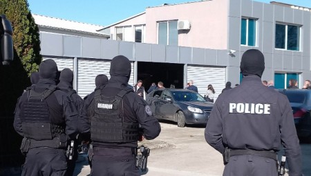 След полицейска акция: Отведоха за разпит кмета на Стамболийски