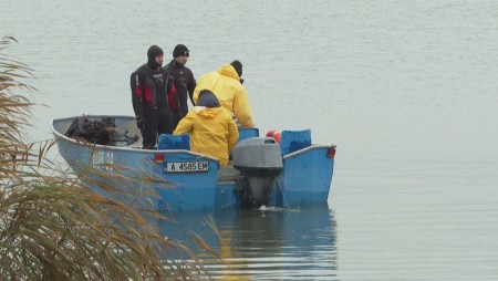 От водите на бургаското езеро Мандра изплува тяло