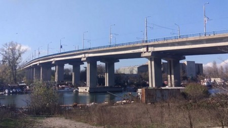 Мъж се хвърли от Аспаруховия мост и загина на място