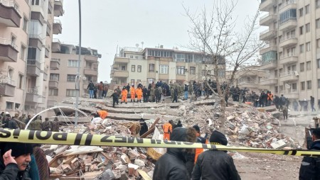 1400 са вече жертвите на земетресението разтърсило Турция и Сирия