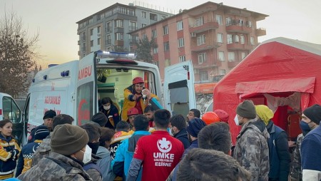 В Турция двама братя бяха спасени 181 часа след земетресението