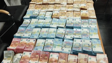 Намериха недекларирана валута за над 1 млн. лева на „Капитан Андреево“