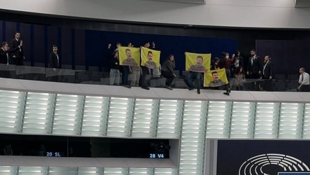 Хаос в ЕП: Изведоха евродепутатите от пленарната зала