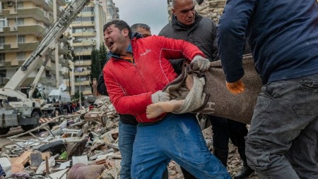 Броят на жертвите от земетресенията в Турция и Сирия може да нарасне двойно или дори повече, смята представител на ООН