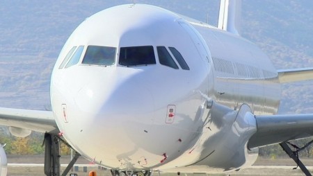Пътник на летище „Пловдив“ е предаден на съд заради злато за 80 000 лева