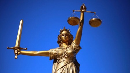 Съдът във Варна обяви за невменяем мъж, опитал да убие бившата си съпруга