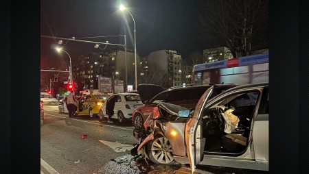 Петима бяха ранени при верижна катастрофа във Варна