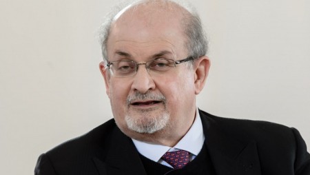 Половин година след покушението срещу него, Салман Рушди издава нов роман - „Градът на победата