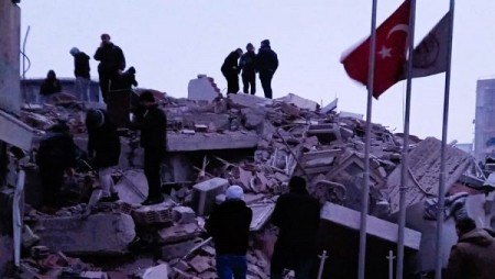 ТРАГЕДИЯ: Волейболен отбор в Турция е погребан под руините на хотел