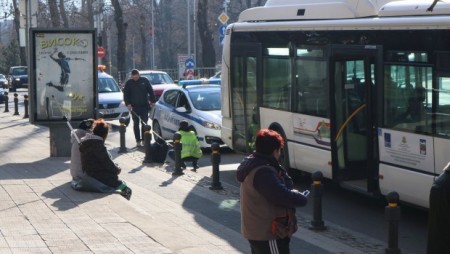 Автобус блъсна жена на пешеходна пътека в Пловдив