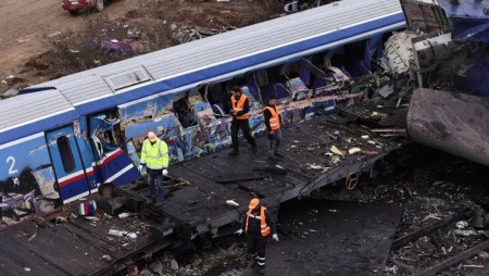 Днес приключва операцията по изваждането на телата на загиналите при жп катастрофата в Гърция