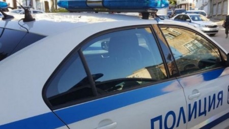 Задържаха варненец, откраднал бус и кафе машина в Слънчев бряг