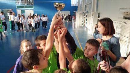700 деца във Варна се включват в спортния празник „Бързи и сръчни“ Пролет 2023