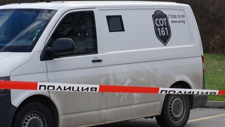 Обран е инкасо автомобил във Враца, изходите на града са блокирани