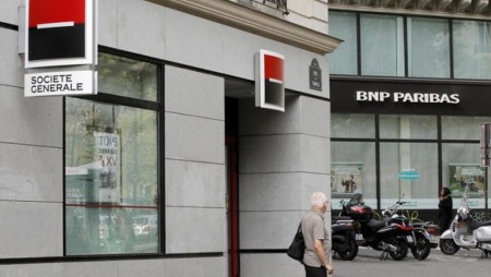 Полиция търси укрити данъци в централите на банкови гиганти в Париж