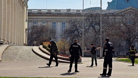Сигнал за бомба пред Националната библиотека