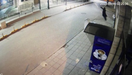 Неизвестен вандалства над варненски храм