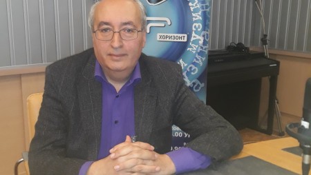 Тони Николов: Във Франция върви една революция, опасенията са да не се стигне до гражданска война