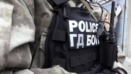 17-годишен ученик от София е изпратил част от имейлите с бомбените заплахи в училищата в страната