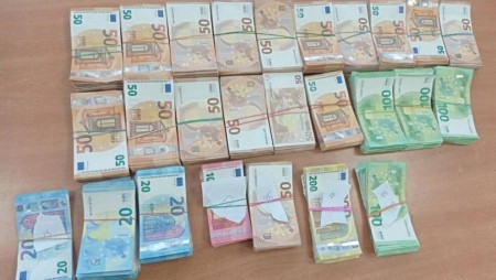 Митничари откриха недекларирана валута за над 700 000 лв.