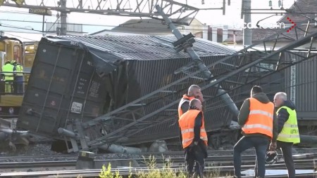 В Италия влак дерайлира и предизвика транспортен хаос