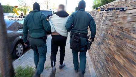 Испанската полиция разкри най-голямата кокаинова лаборатория в Европа