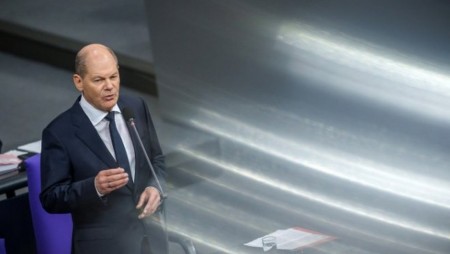 Над 200 политици от ГСДП призоваха Шолц към преговори за Украйна