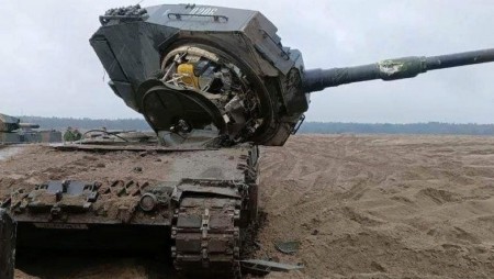 Куполът на един от дарените на Украйна „Леопарди“ падна още на подготовката в Полша